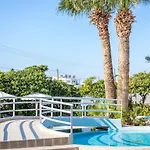 Irinna Aparthotel