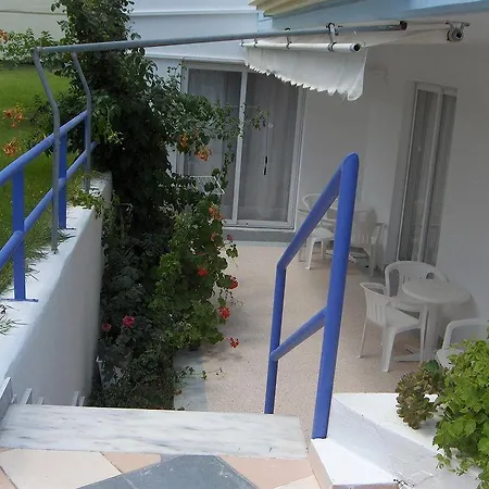 מלון דירות Irinna פליראקי