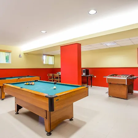 מלון דירות Irinna 3*