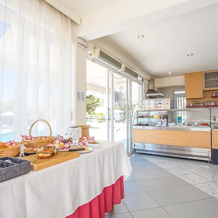 Irinna מלון דירות