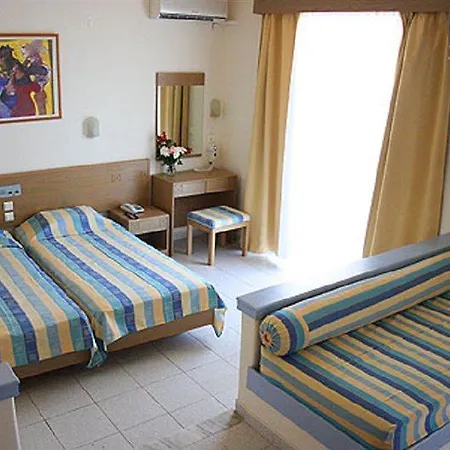 Irinna 3* פליראקי