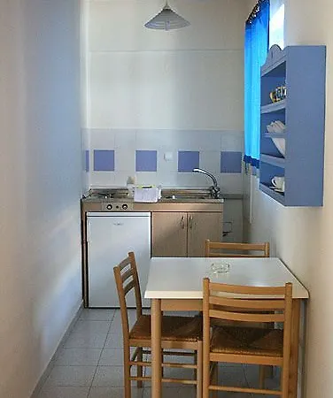 מלון דירות Irinna