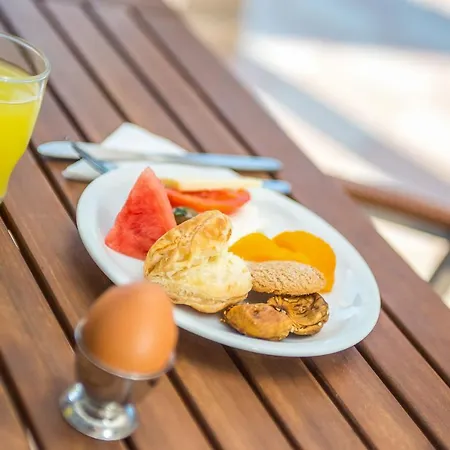 מלון דירות Irinna