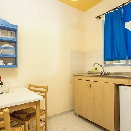 מלון דירות Irinna פליראקי