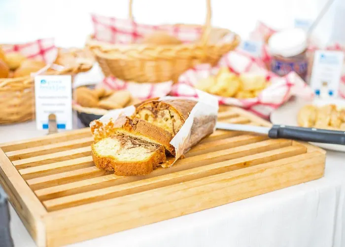 Irinna מלון דירות פליראקי